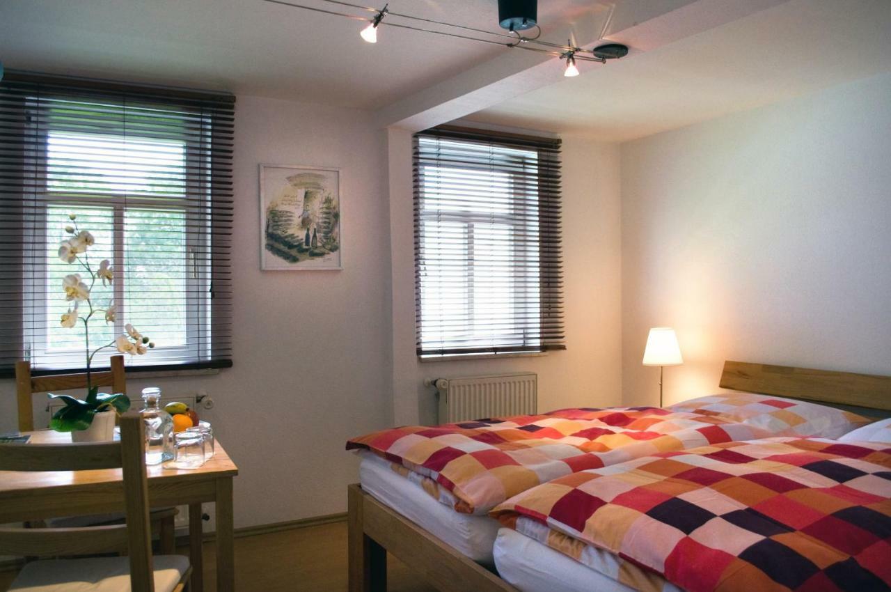 Gaestezimmer Der Adler Wirtschaft Hattenheim Exterior photo